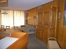 Le Curling B Hotel
